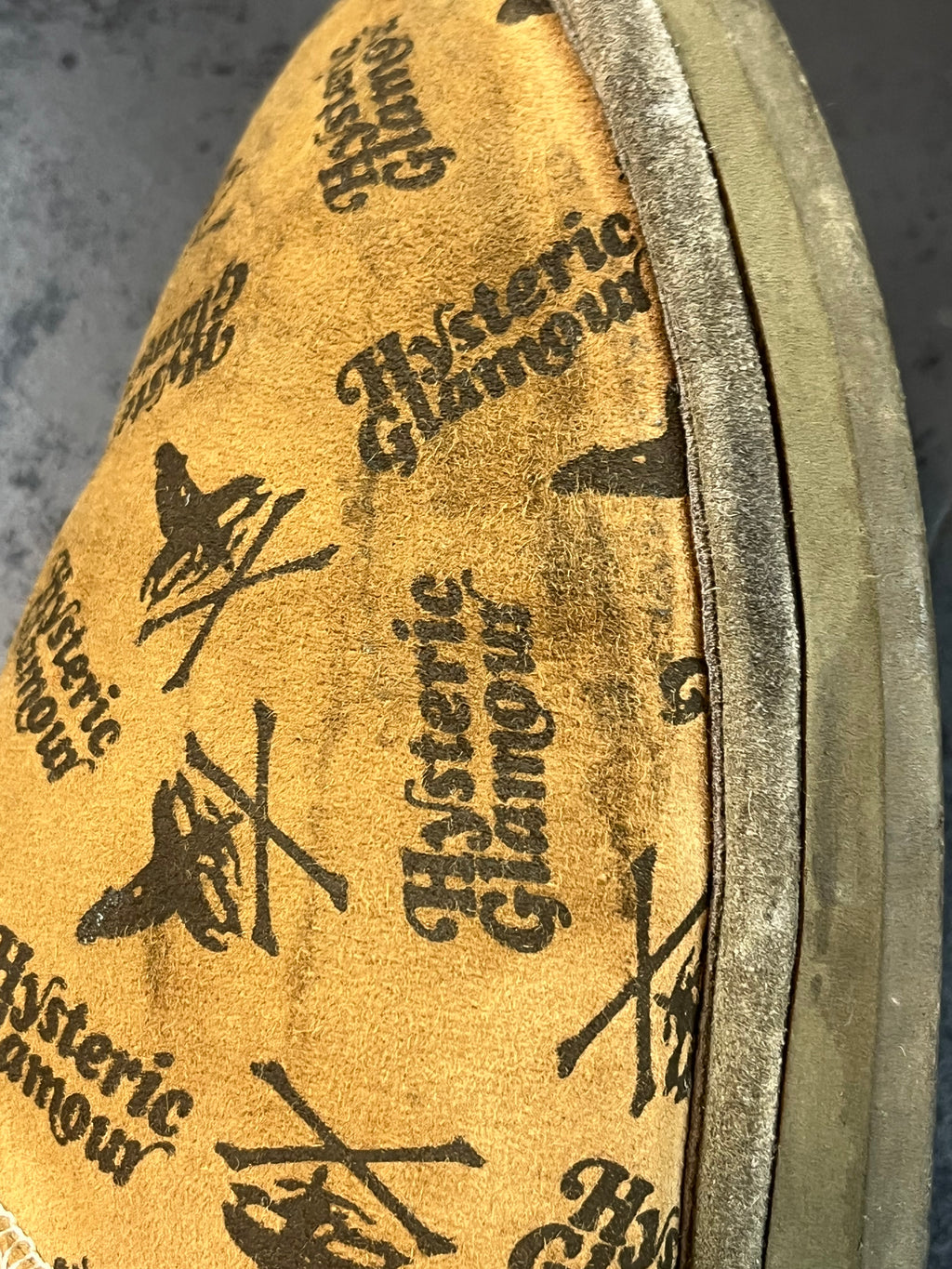Hysteric Glamour “Ugg”-Like Shearling Boots