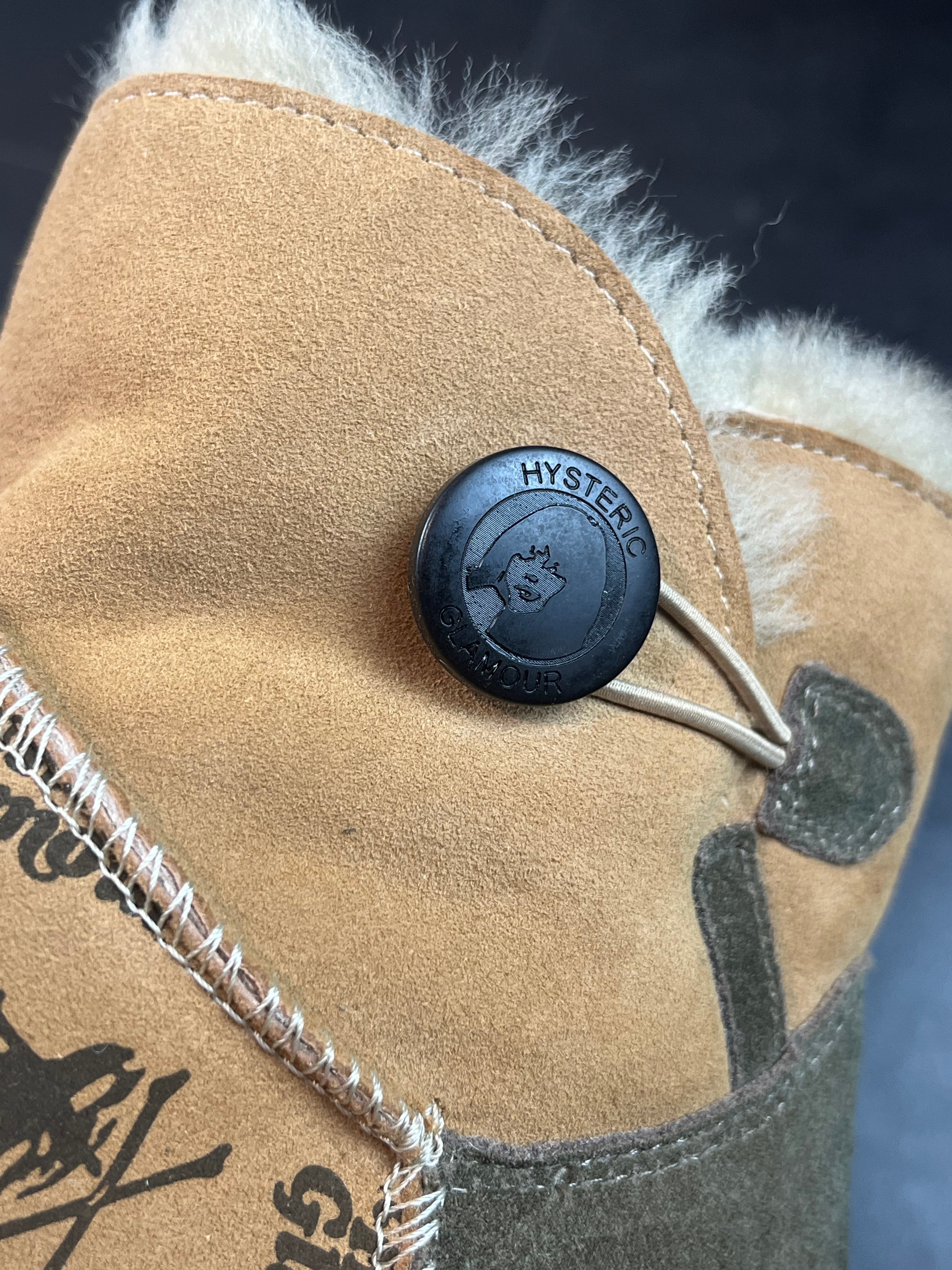 Hysteric Glamour “Ugg”-like shearling boots