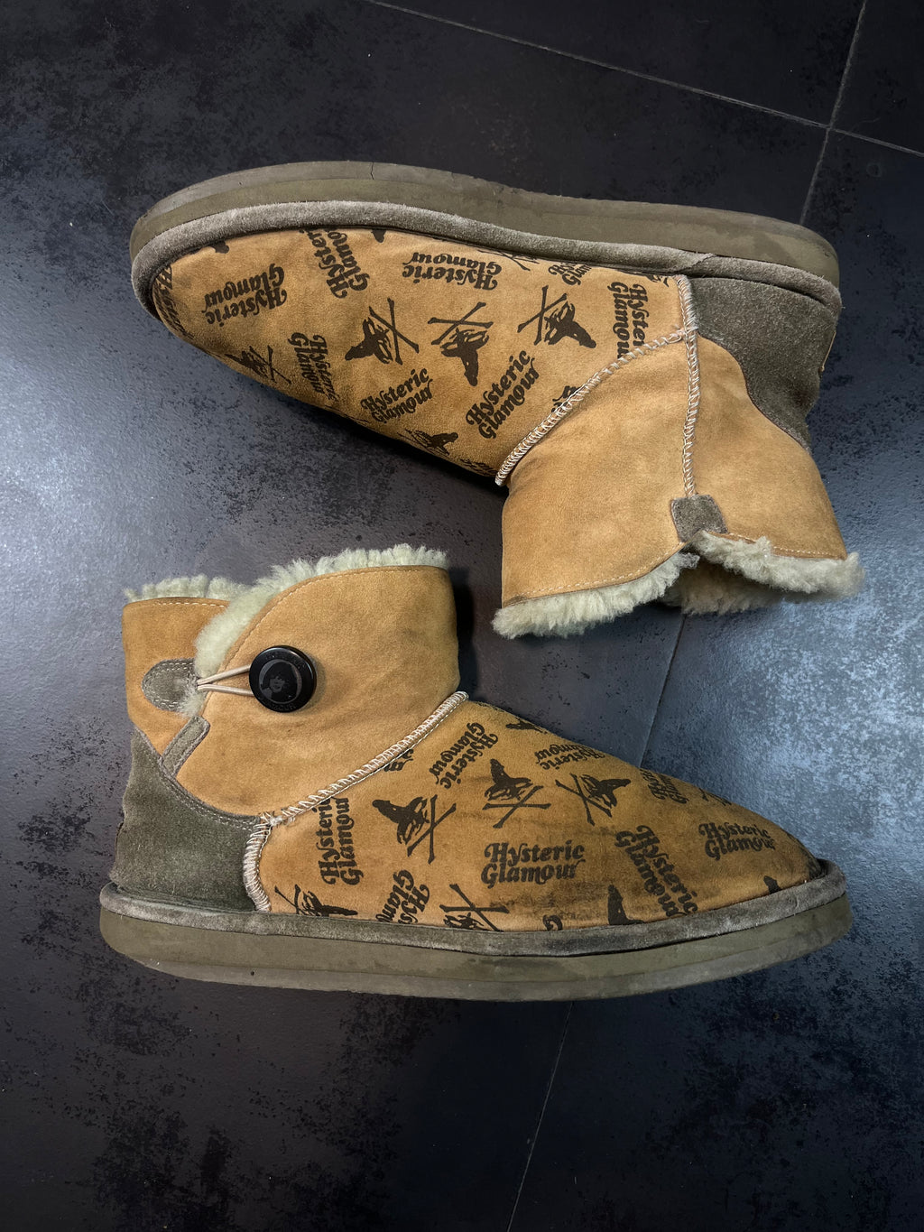 Hysteric Glamour “Ugg”-Like Shearling Boots