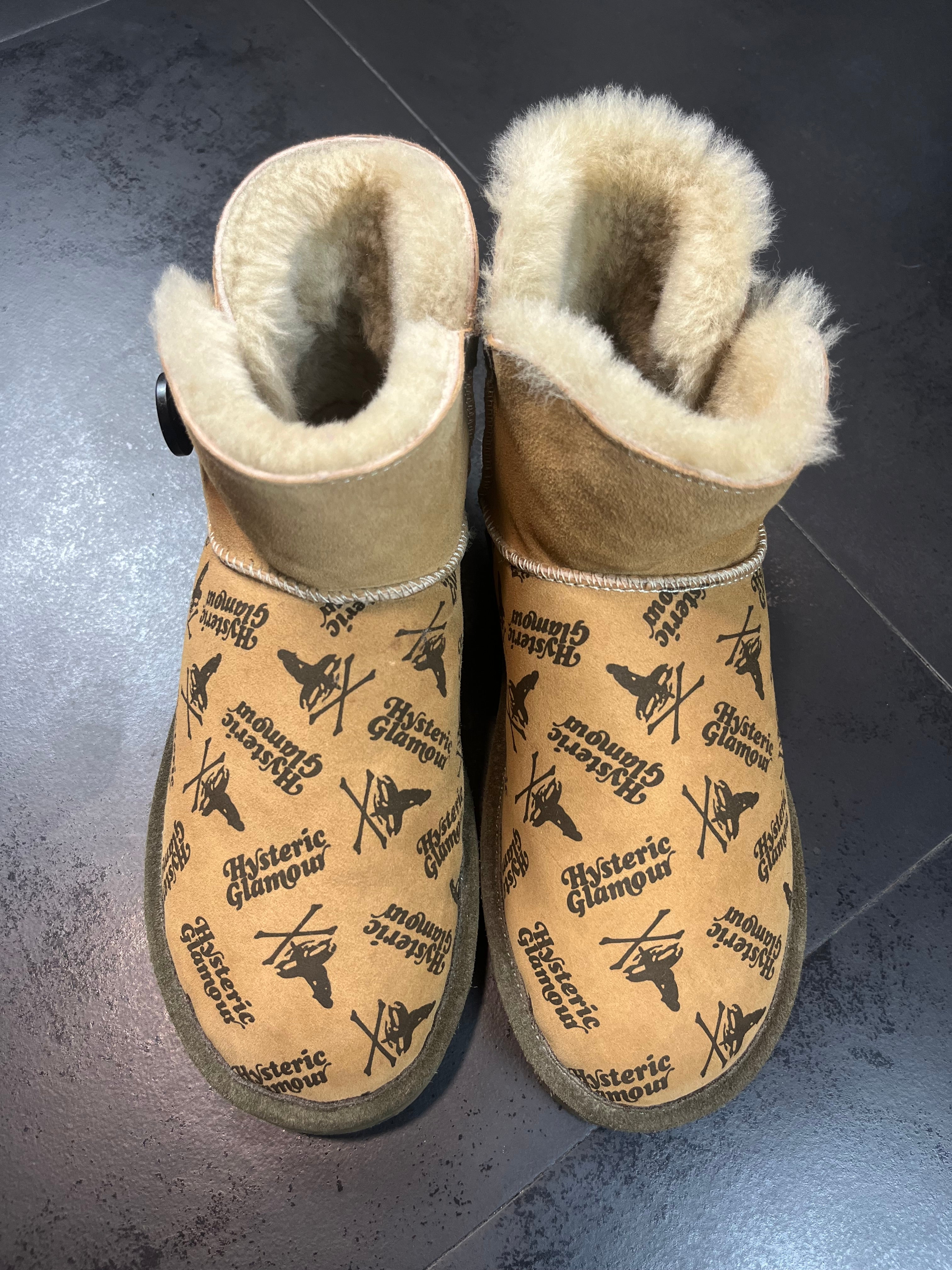 Hysteric Glamour “Ugg”-like shearling boots