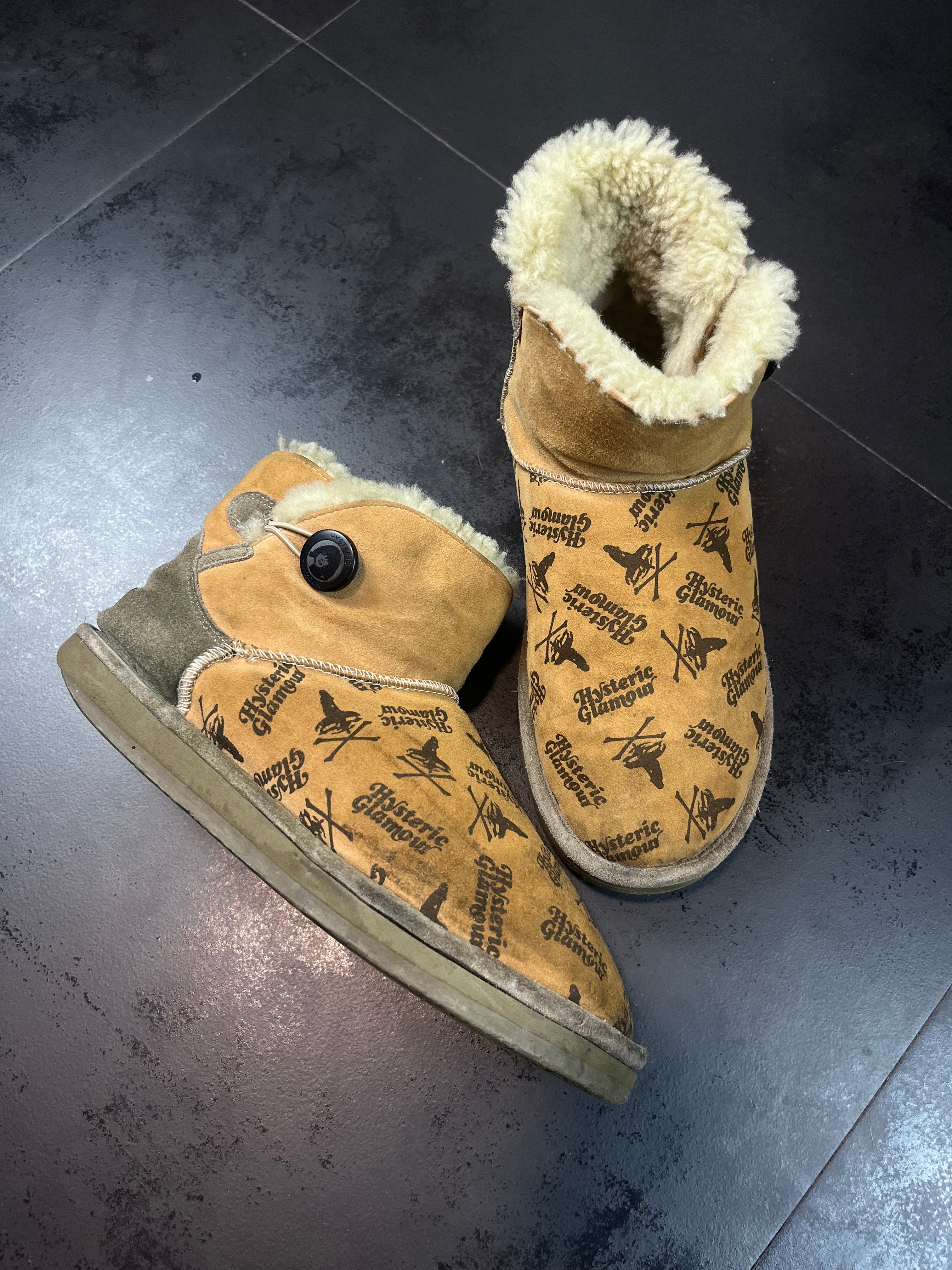 Hysteric Glamour “Ugg”-Like Shearling Boots