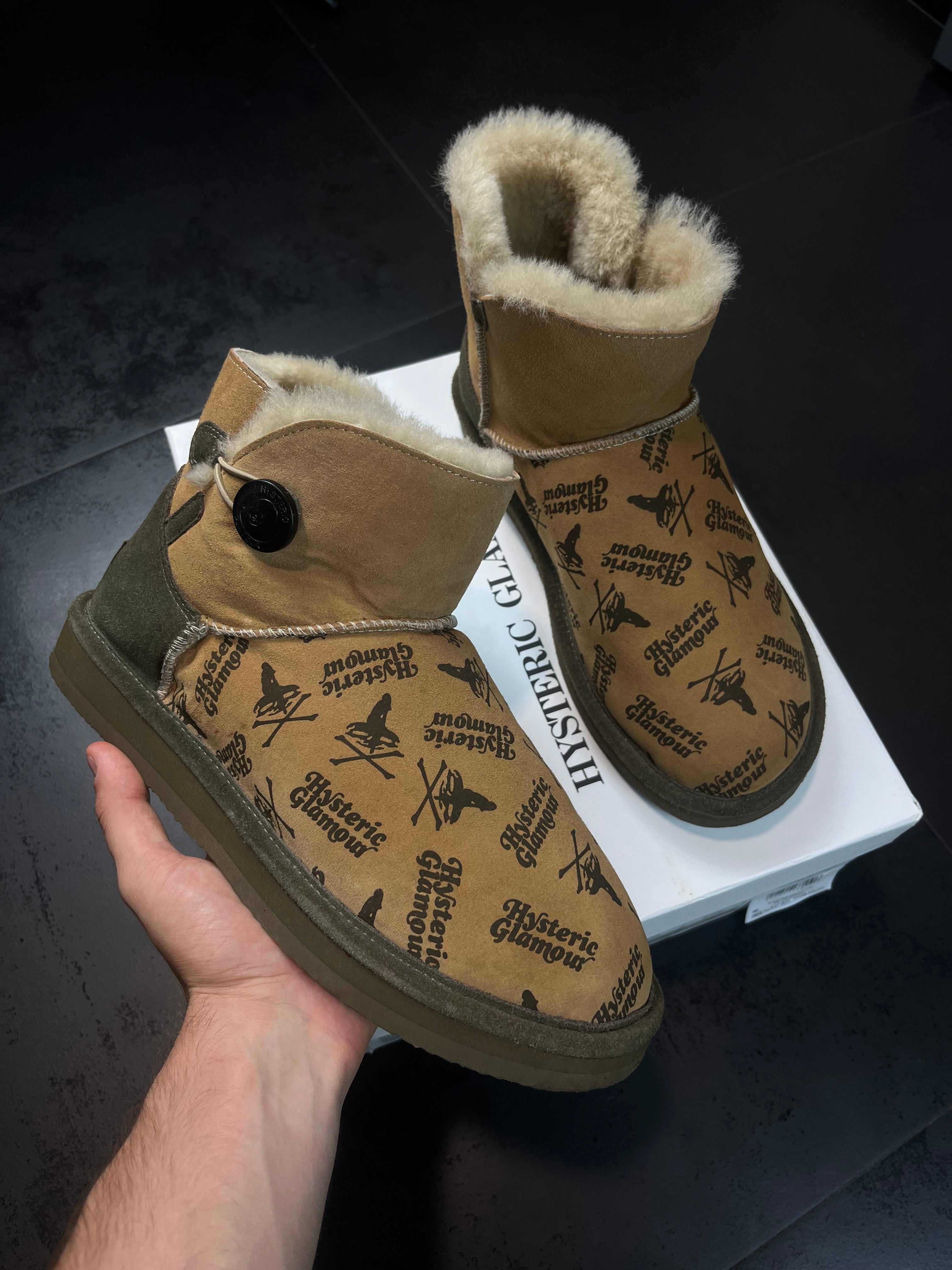 Hysteric Glamour “Ugg”-like shearling boots
