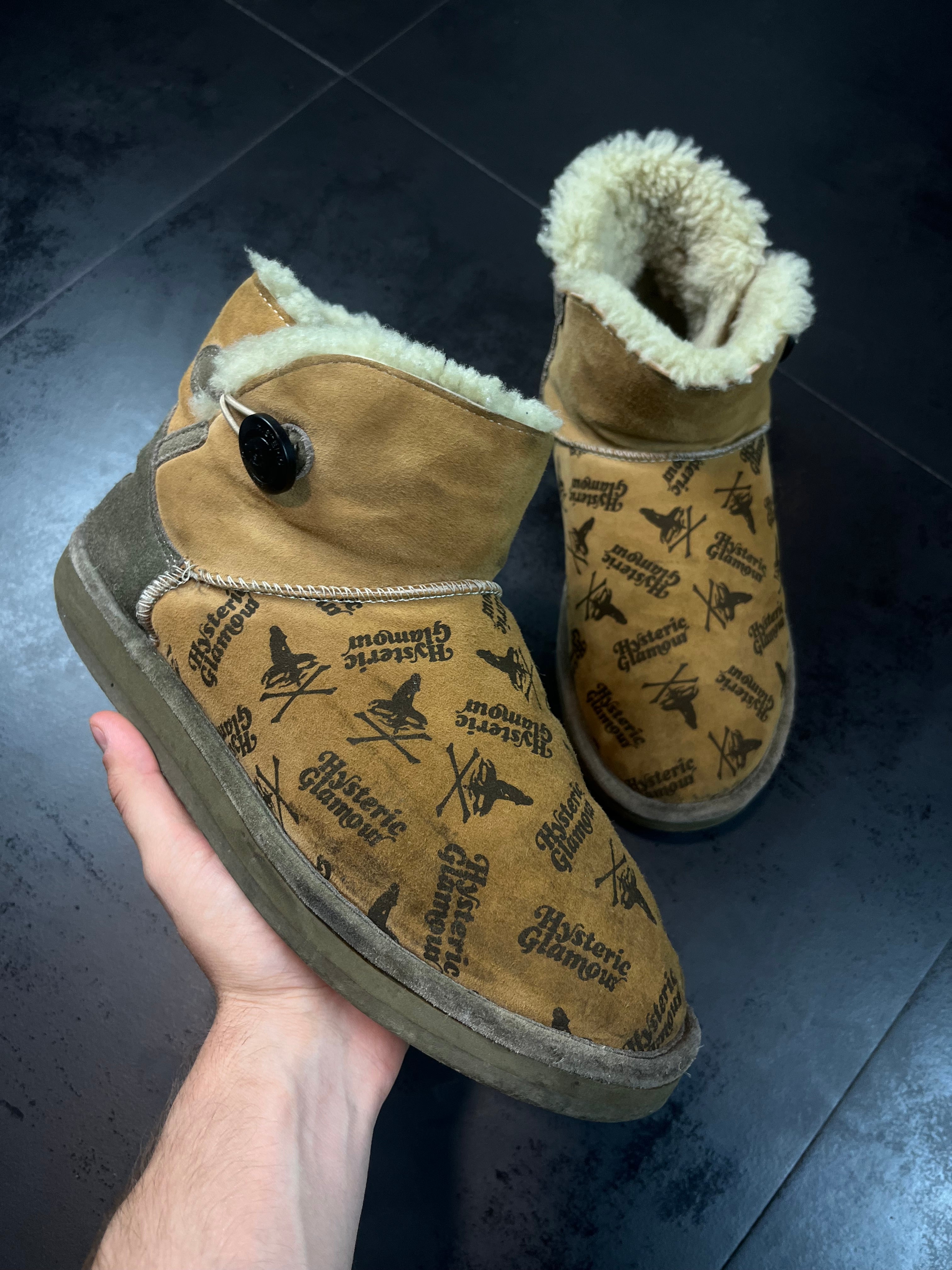 Hysteric Glamour “Ugg”-Like Shearling Boots
